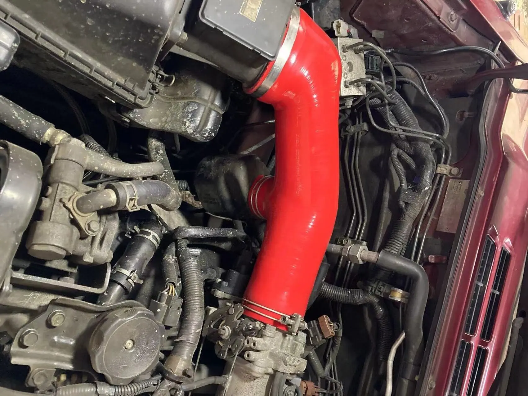 

MR373218 Throtlle Body Air Intake Hose Pipe For Mitsubishi Pajero Montero V43W II V1 V2 V3 V4 24 VALVE 3.0 6G72 1997-2001