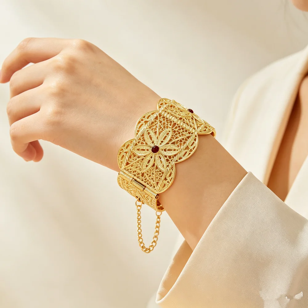 Algerian Bride Open Work Wide Bracelet Jewelry Carved Elegant Wedding Dress Accessory Hand Chain for Brides