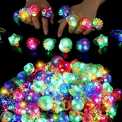 Anillo de fresa brillante de 5 piezas, anillo fluorescente de corona de amor, juguete para Halloween y Navidad