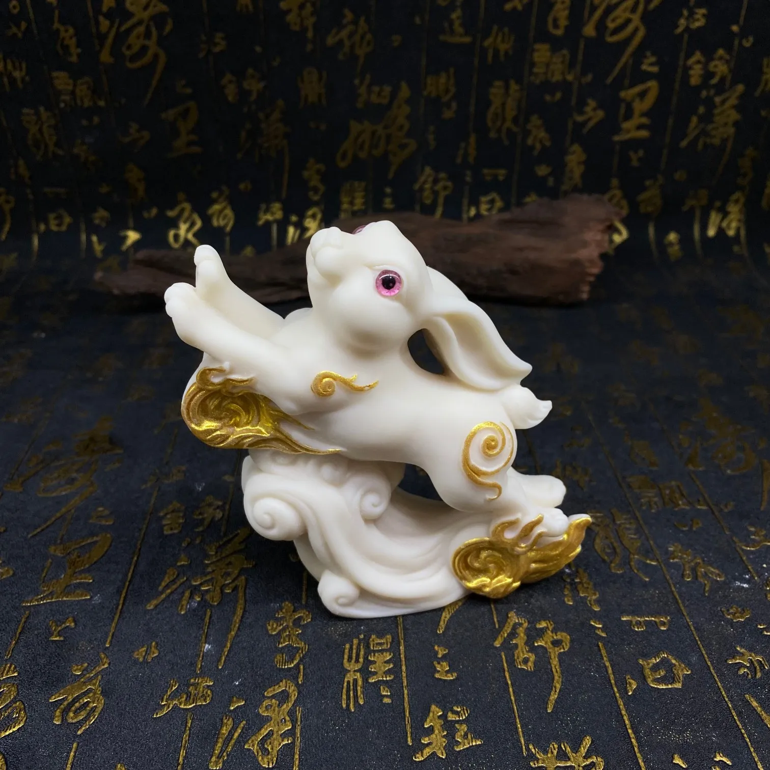 Natural Tagua Nut Carved Zodiac Rabbit Statue Leaping Design Hand Play Ornament Home Office Vehicle Table Collectible Craft Gift