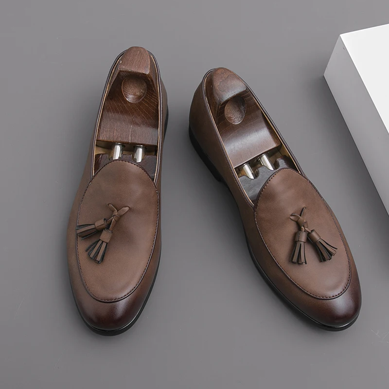 

Men Loafers PU Solid Color Tassel Decoration Trend Classic Business Formal Men Shoes Size 38-46