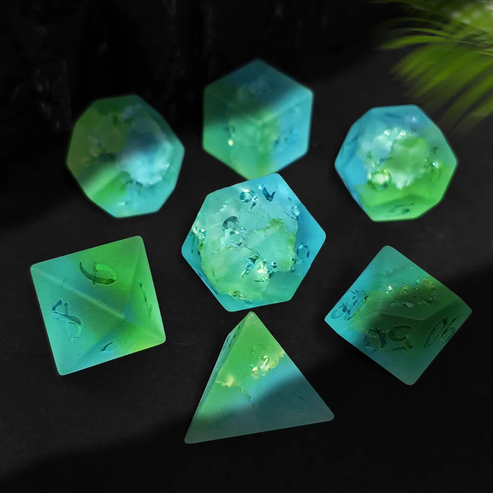 7-Piece Set of Blend Color Gemstone Dice And Rectangle Tin Box Set of Stone Polyhedral Dice Board Game And Playing Games