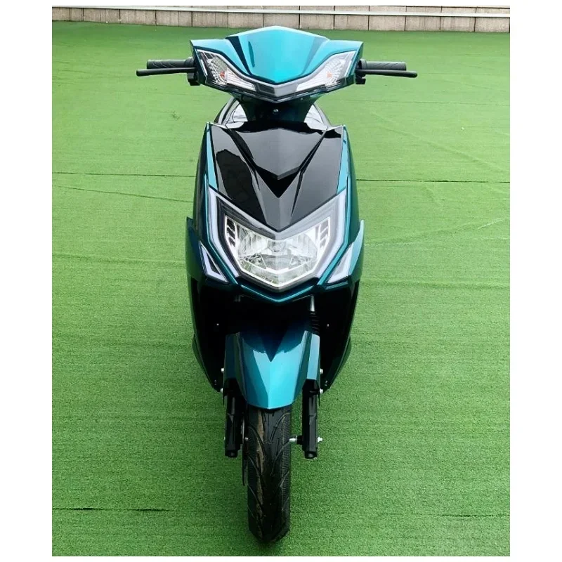 China Warehouse 2 Passenger Motorcycle 2000W Strong Climbing Ability 80km Off-Road Motorcycle Food Delivery Vehicle