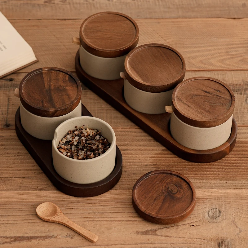 

LH Medieval Clay Seasoning Set Family Kitchen Combination Chili Salt Pot