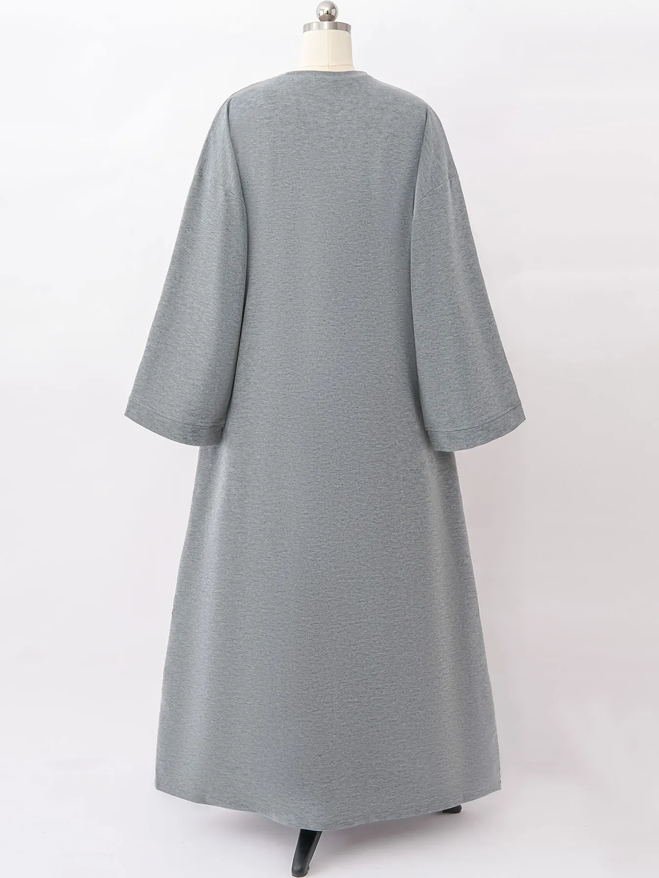 Dubai Grey Islamic Garment Loose Silhouette Half length Sleeves Ideal for Saudi Arabia in the Middle East Ramadan and Occasions