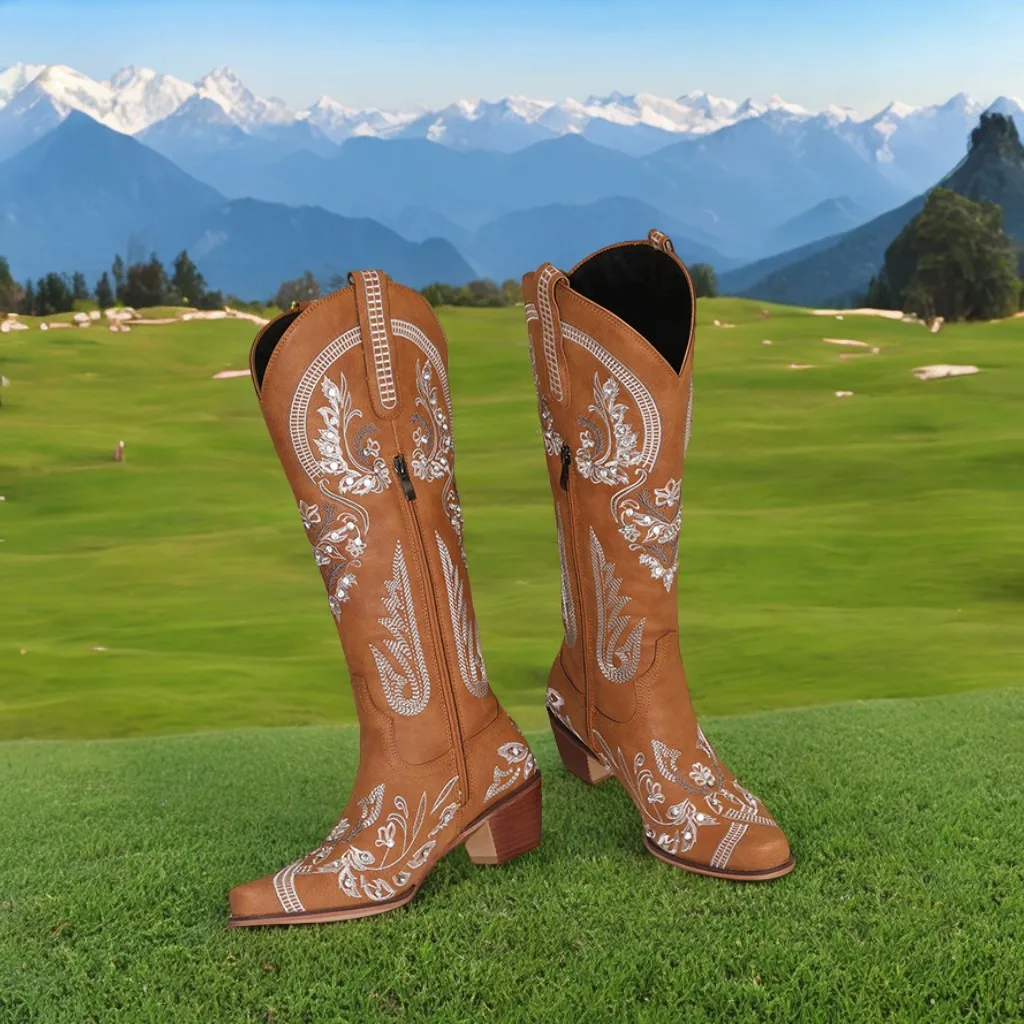 

Chengdu Handmade Women's Shoes Europe and The United States Retro Fashion Thick Heel 5CM in The Tube Embroidered Boots