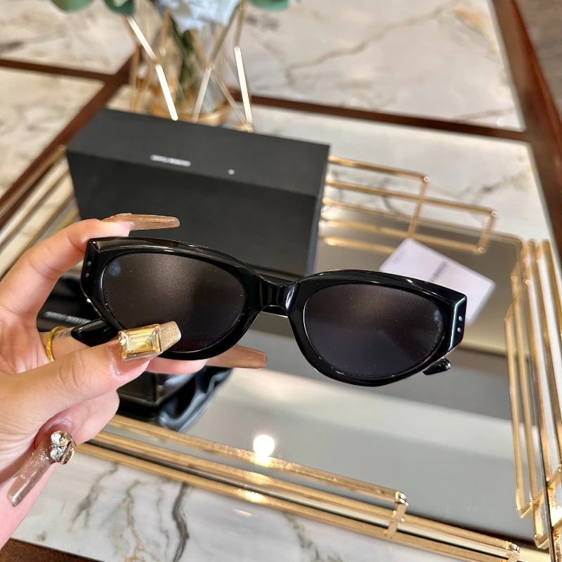 

Trendy Must-Have Retro Cat-Eye Sunglasses - Fashionable and Versatile - Suitable for Both Men and Women - Protective Goggles