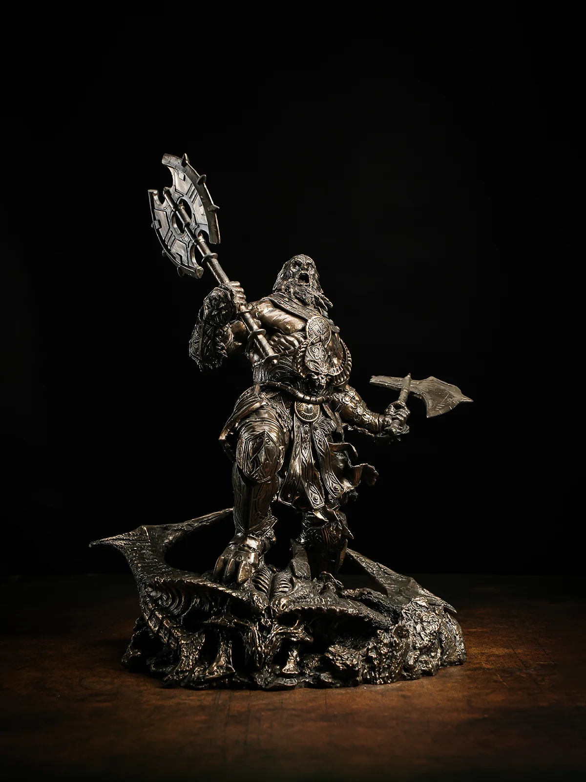 Cold Casting Bronze Full Statue of Barbarian, Hand-made Ornaments