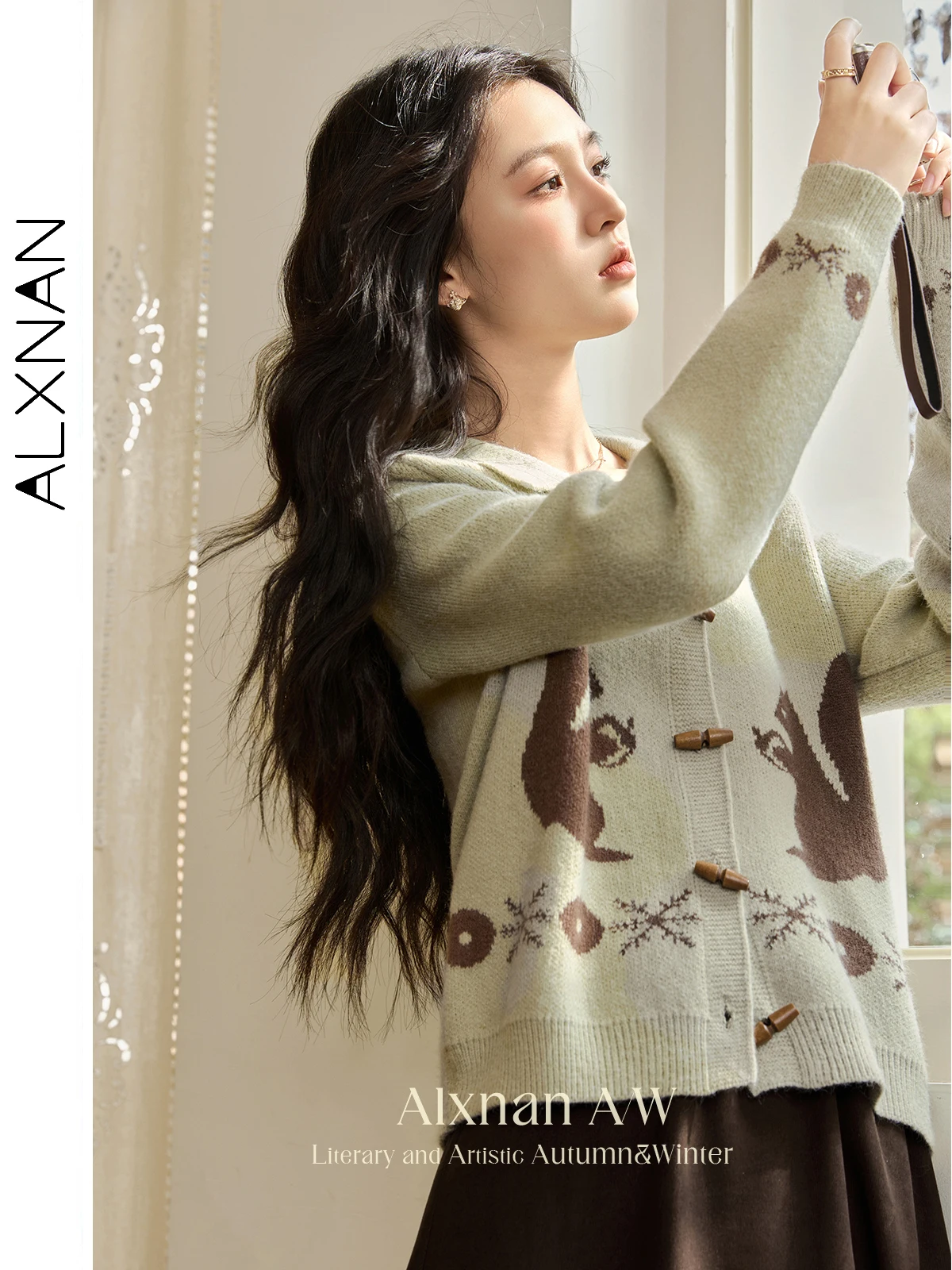 ALXNAN Women's Autumn Vintage Cardigans Horn Toggle Button Squirrel Pattern Lapel Collar Long Sleeve 2024 Lady Sweater DYL661323