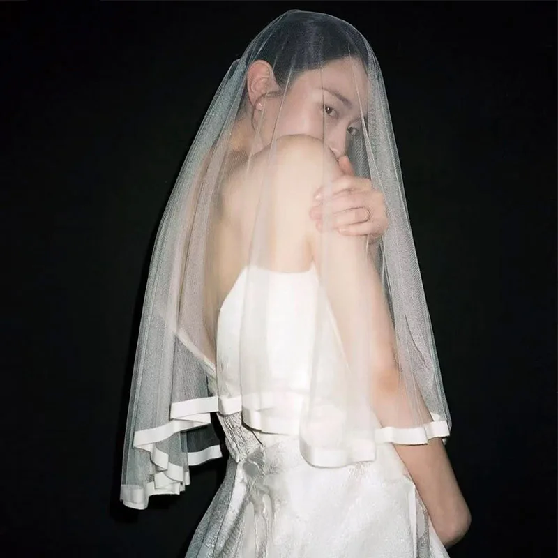 

Короткая фата белого цвета слоновой кости с атласным краем, два слоя, мягкий тюль, длина до талии, свадебная фата, фата невесты novio по индивидуальному заказу