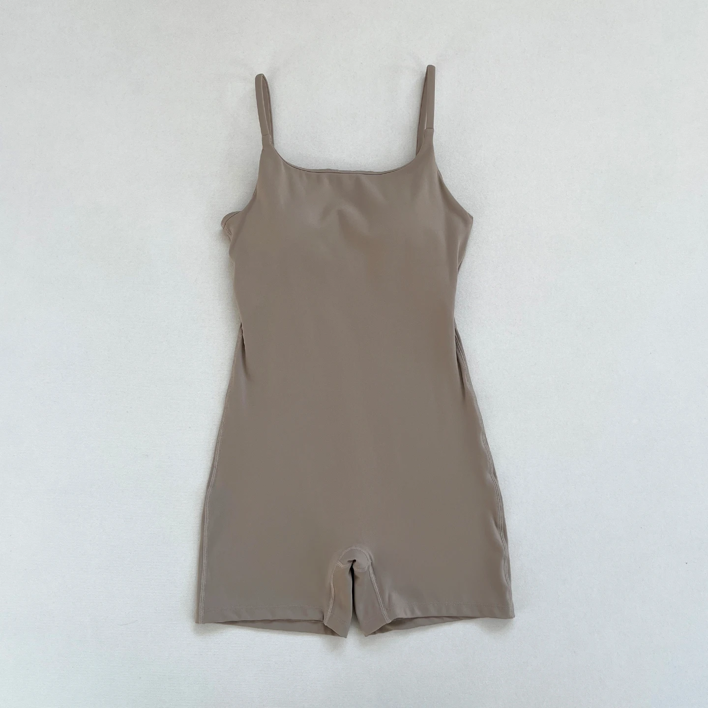2026 New Women's Pilates Fitness Suit High Waist Yoga Ensemble with Chest Pad Running Sportswear Nylon Moisture Wicking
