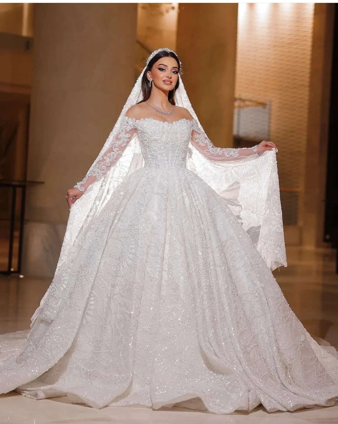 Customized 2025 Luxury Embroidered Pearl Yarn Princess Ball Dress Round Neck Bridal Dress Sweetheart Off Shoulder Long Sleeve