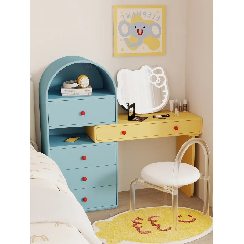 Mobile storage make-up table Arched storage chest