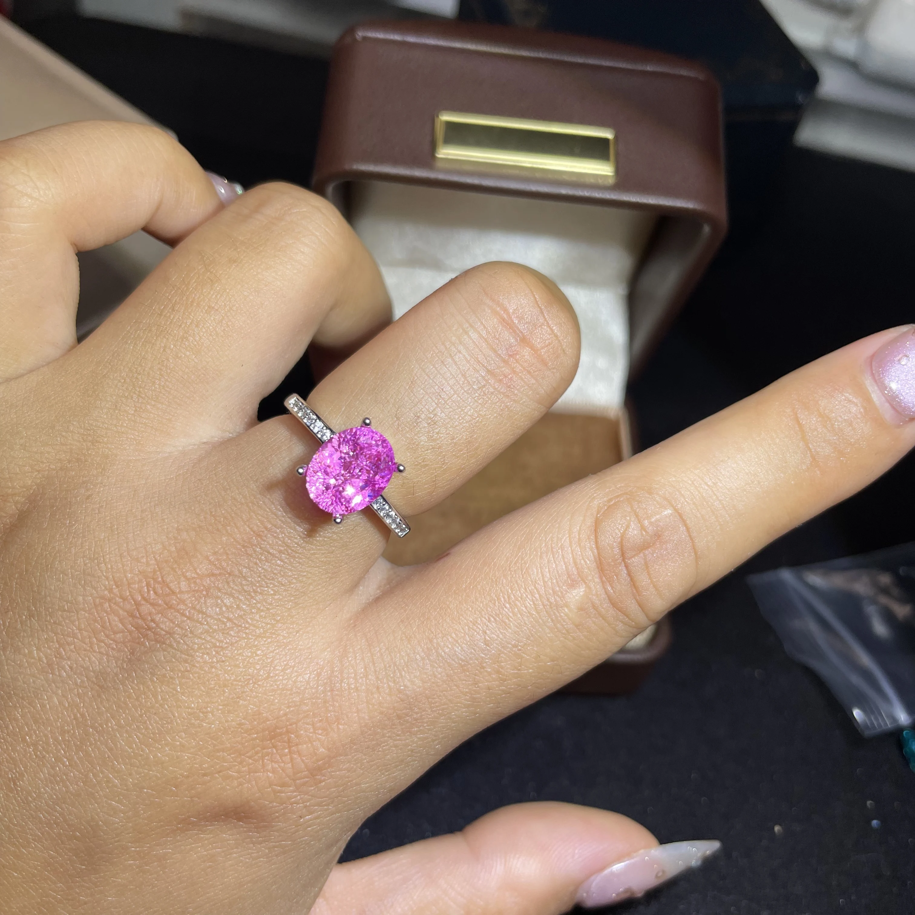 6Ct small-grain sapphire ring with row of diamonds. Simple and elegant design. Ideal gift for daily commuters. 8*10mm 5