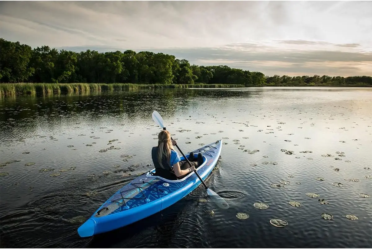 كاياك قابل للنفخ بغرز متدلية لشخصين للتجول في صيد الأسماك، قوارب الكاياك العلوية لمياه المحيط الانجراف