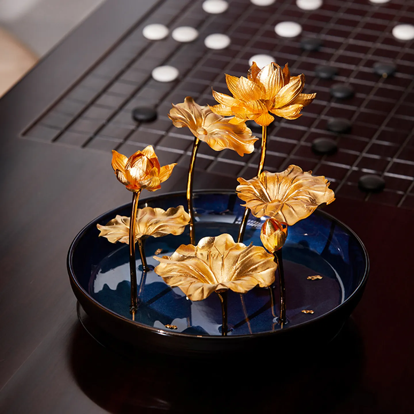 

Planting gold foil ornaments, lotus flowers and lotus leaves, high-end business gifts