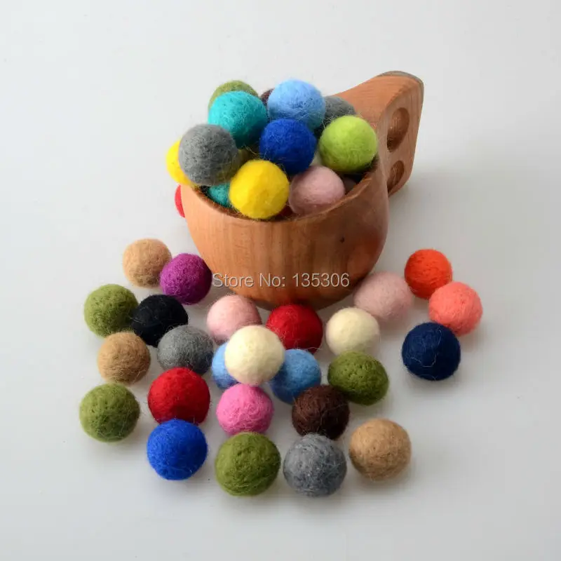 50Pcs wool Felt Balls 2cm Multi color beads Party birthday room Decoration Home decor DIY Craft pom-poms for creativity