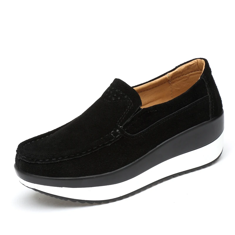 New women\'s leather flat casual sports shoes are light, comfortable and fashionable for walking. Large-sized loafers