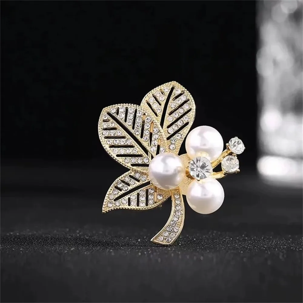 Trend Luxury Pearl Brooch Alloy Ginkgo Leaves Wheat Ears Lapel Pins Vintage Rhinestone Fixed Clothes Pins Bride Accessories
