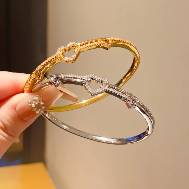 Classic Design Crystal Heart Bangles for Women Fashion Brand Jewelry Zirconia Hollow Bracelet Party Accessories