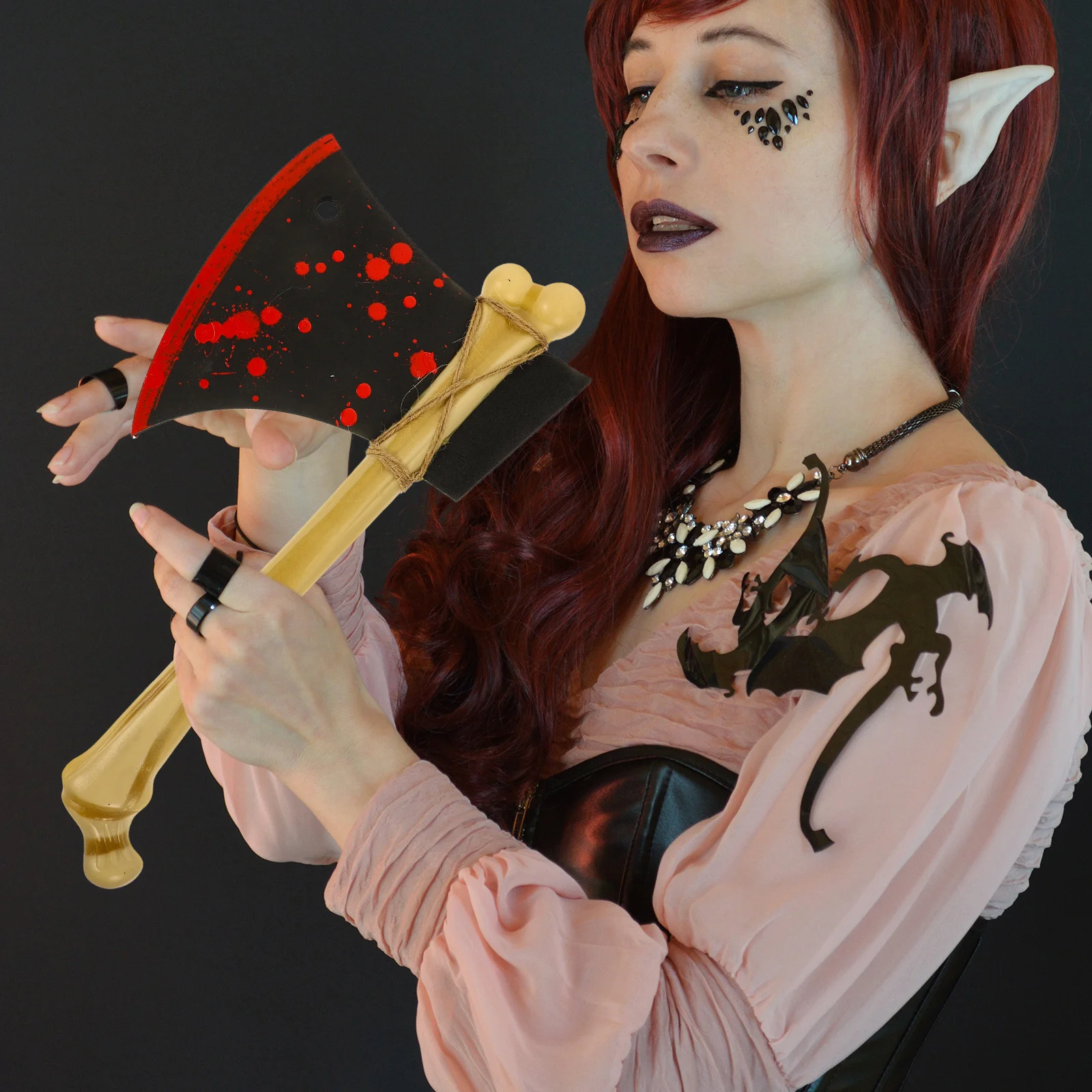 دعامة فأس مقلدة، إكسسوار واقعي للهالوين، تصميم فريد من نوعه، مطاط بوليمر بلاستيكي آمن لتزيين الحفلات