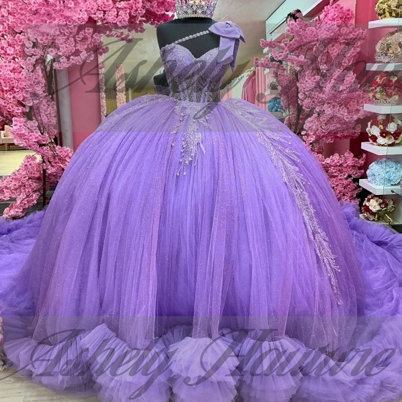 Robes de Quinceanera personnalisées lavande pour filles de 15 à 16 ans, asymétrique épaule dénudée, perles appliquées, robe de bal à volants, robe de bal, 2025