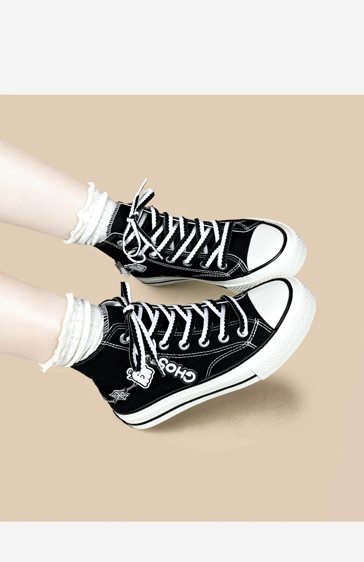 Amy und Michael Y2K Sweet Punk High-Top Canvas-Sneaker für Damen, schwarze Schnürschuhe, flache Freizeitschuhe, niedliche Charms-Schuhe für Teenager-Mädchen – Detail 7