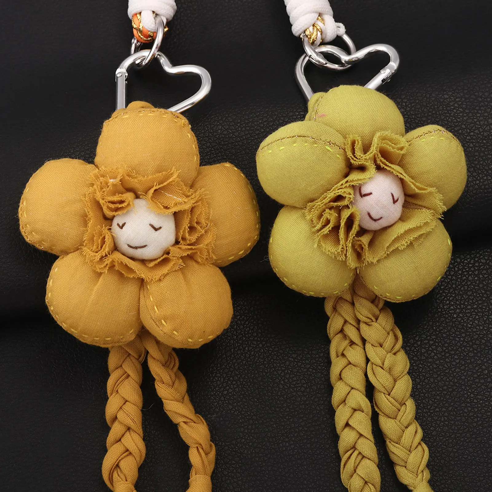New Pastoral Fabric Smiley Woven Petal Sunflower Bag Pendant Forest-themed Keychain Ornament Car Interior Charm Decoration Gift