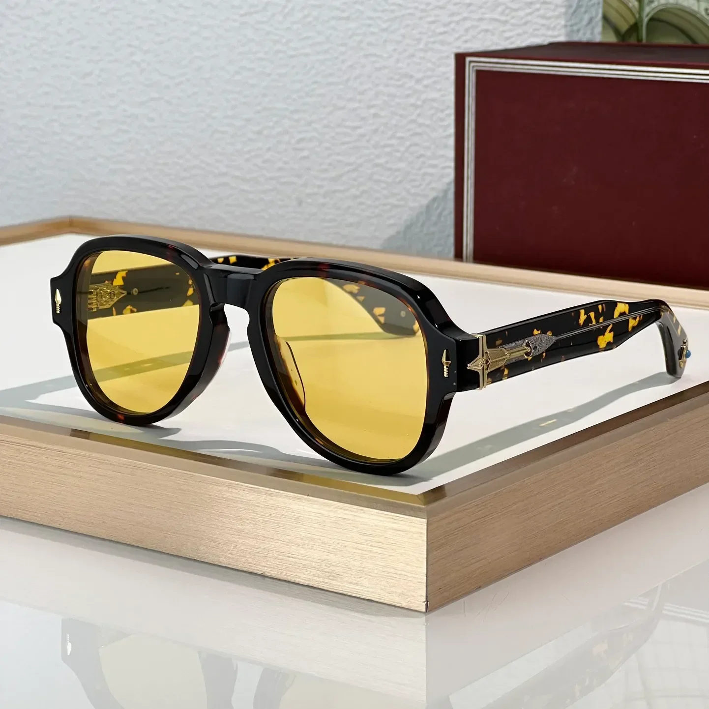 نظارات الموضة للنساء والرجال الأحمر CLOUO نمط المضادة للأشعة فوق البنفسجية لوحة الرجعية إطار كامل تصميم خاص نظارات صندوق عشوائي