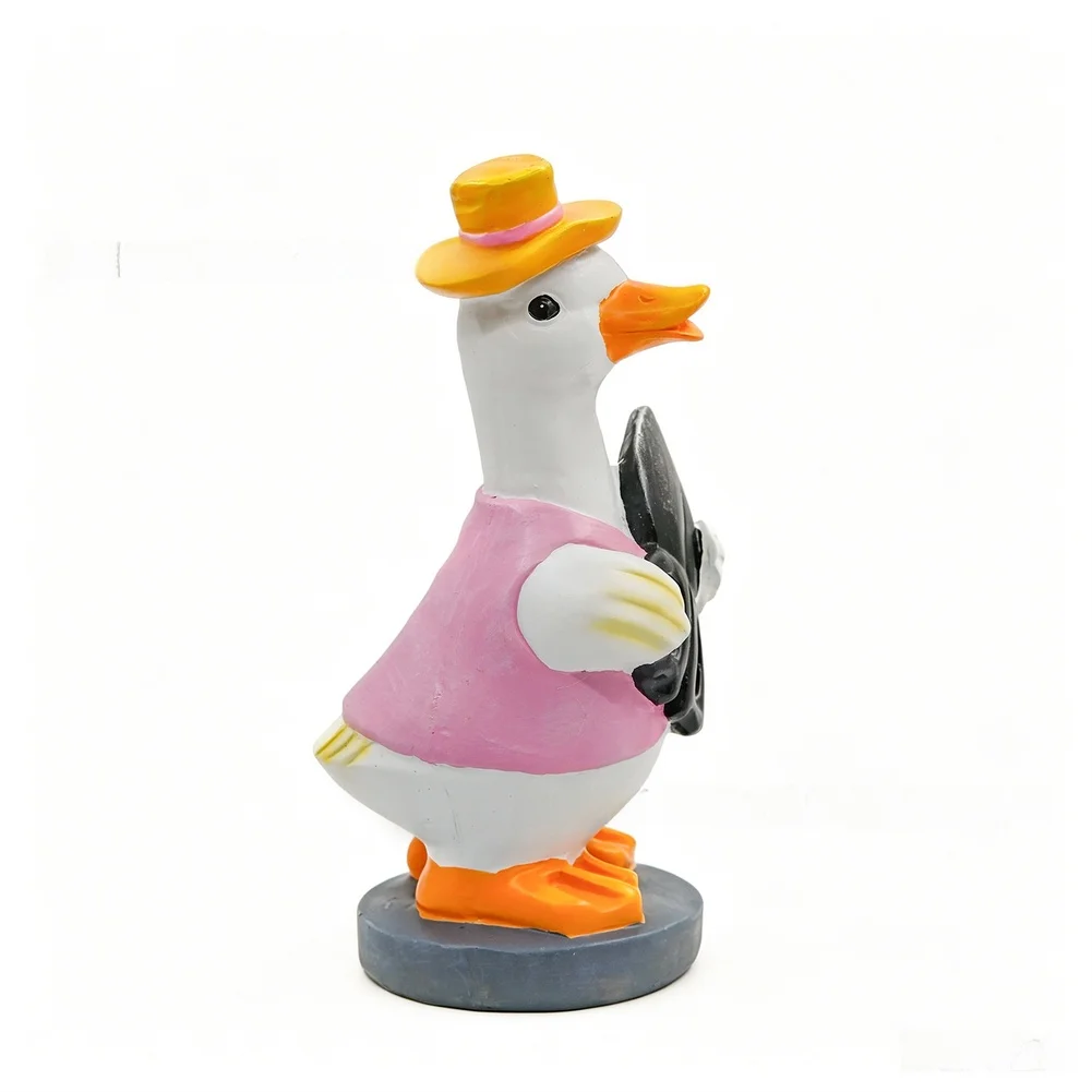 Outdoor Duck Ornament Made of Synthetic Resin for Garden Patio Farmhouse Decor Rustic Aesthetic Lightweight 11.5x9.5x22cm