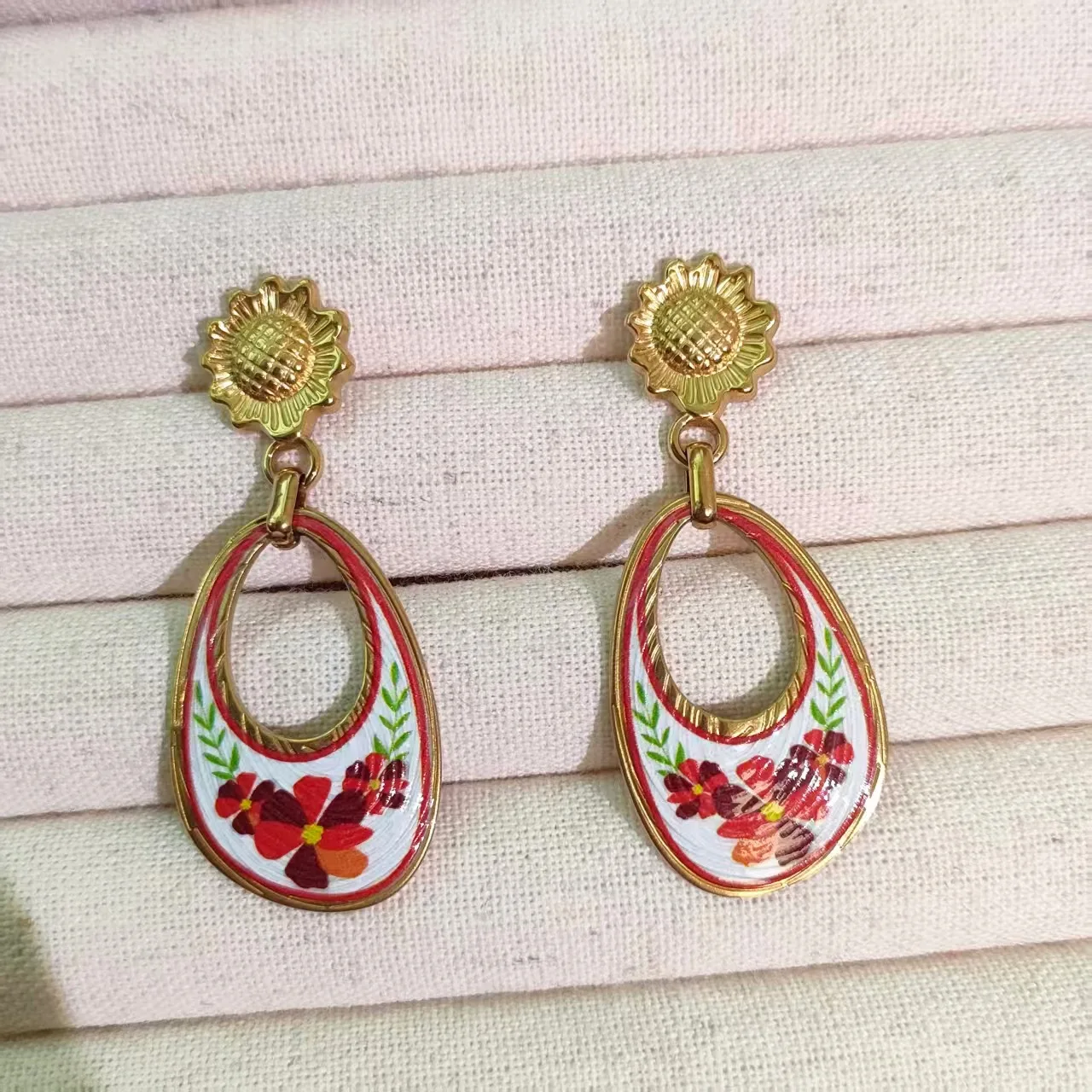 Ethnic Style Red Floral Patter - Ethnic Fashion Wear For Women 评论和价格