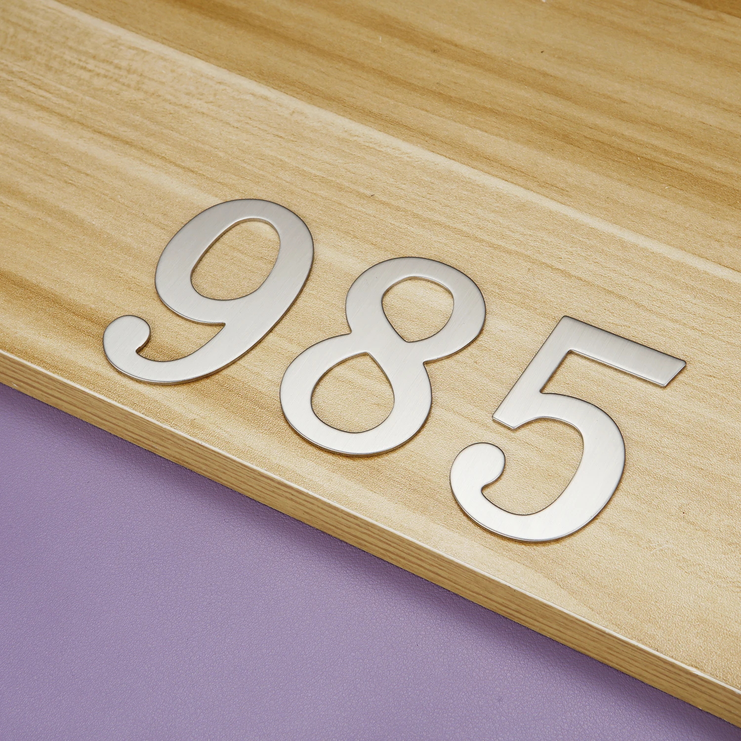 Türnummer aus Edelstahl mit selbstklebender Rückseite, 7 x 4 cm, Hausnummer, Wohnungstürnummer für Outdoor, Hotel, Zuhause, Briefkastenetikett – Detail 5