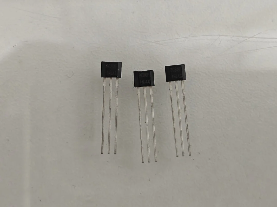 DRV5013AGELPGQ1 Sensors, Transducers Magnetic Sensors Switches (Solid State) Digital Switch Latch Open Drain Hall Effect