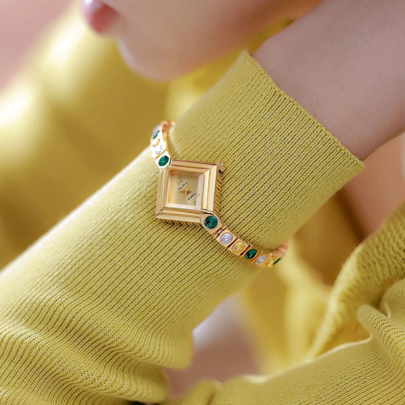 Los mejores regalos para mujer, relojes inusuales con diamantes, reloj de cuarzo de lujo Vintage, relojes de pulsera impermeables a la moda para mujer