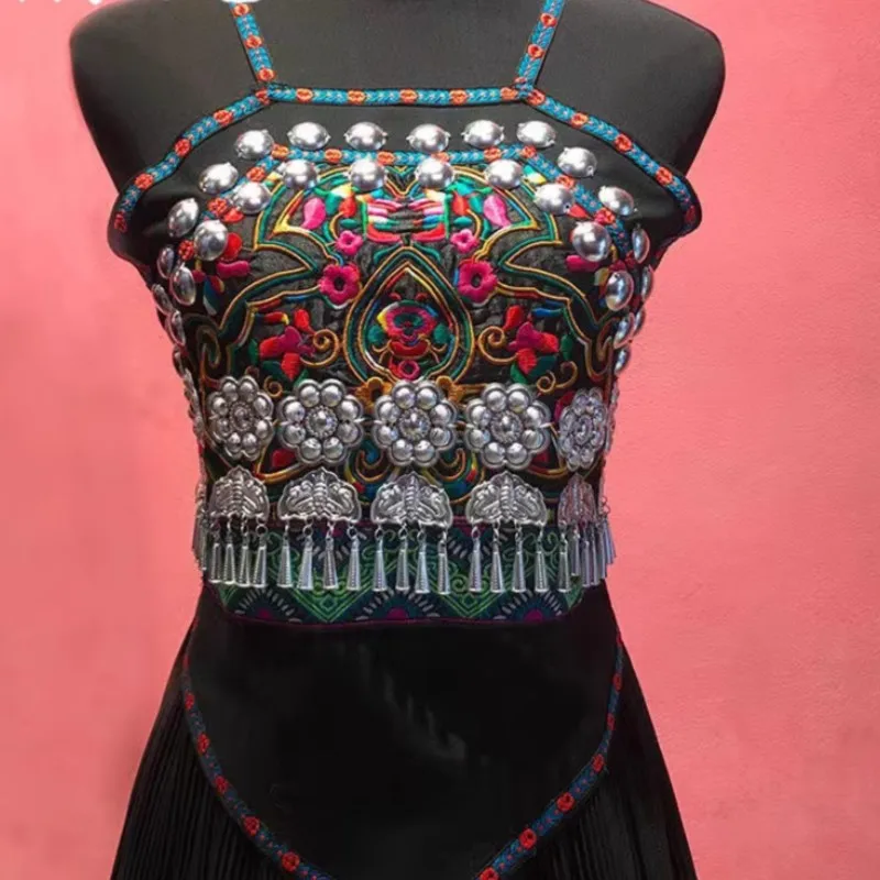 Chinese Retro Miao Ethnic Embroidered Belly Top for Women, Vintage Embroidery Sleeveless Vest Costume view 6
