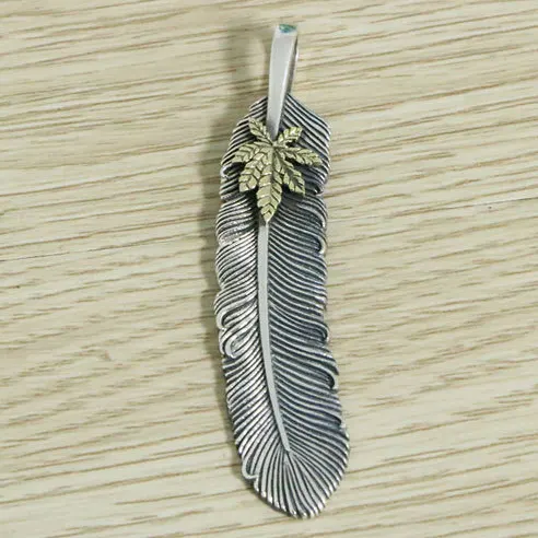 Wholesale S925 Sterling Silver Personalized Maple Leaf Indian Long Feather Pendant for Men and Women, Light Luxury, Small and Po