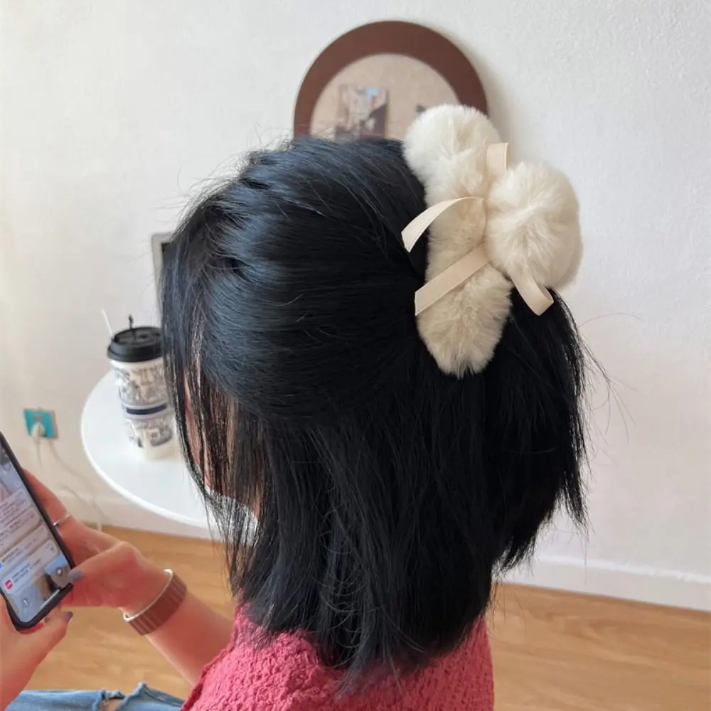 Korean Plush Hair Claw For Girls Autumn/Winter Rabbit Fur Gentle Bow Hair Clip Fashion Headwear Hair Accessories image 2