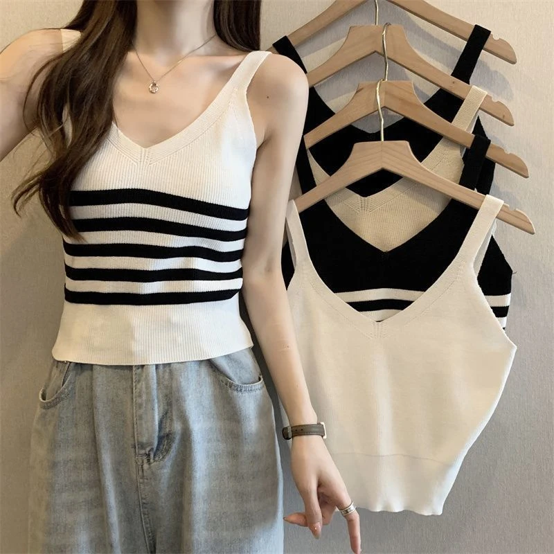 

Black & White Striped Summer Knit Vest For Elegant Women's Sleeveless V-neck Casual Tops