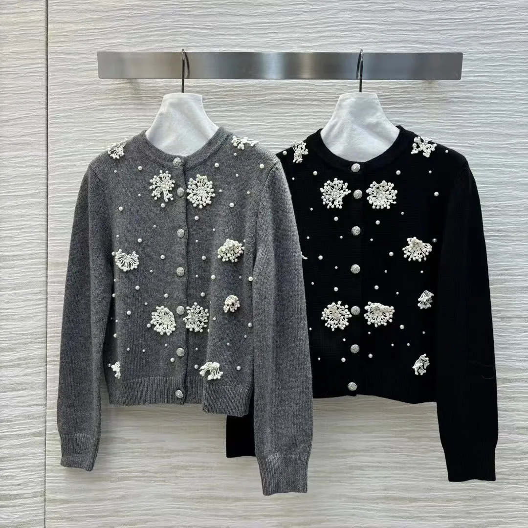 High end customized women's knitted round neck cardigan