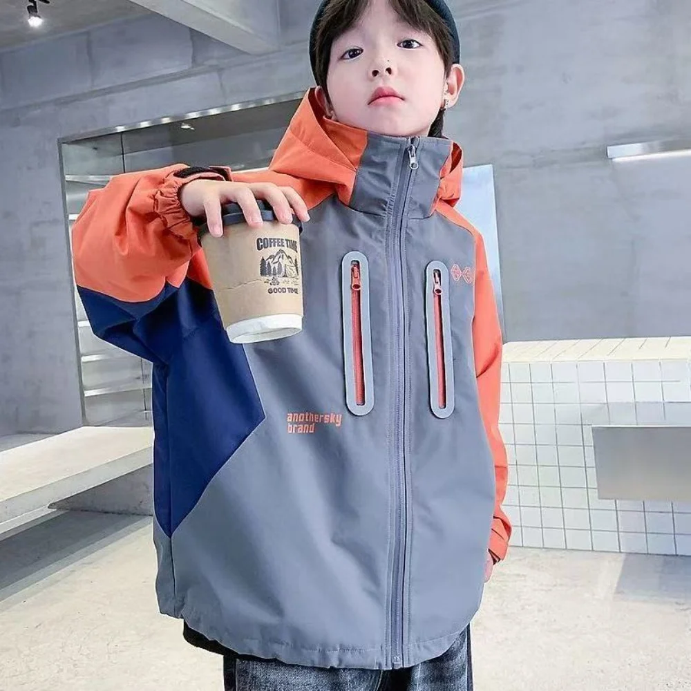 Boys' Spring and Autumn Outdoor Sports Stormtrooper Top 2025 New Style Children's Boys' Fashion Hooded Jacket