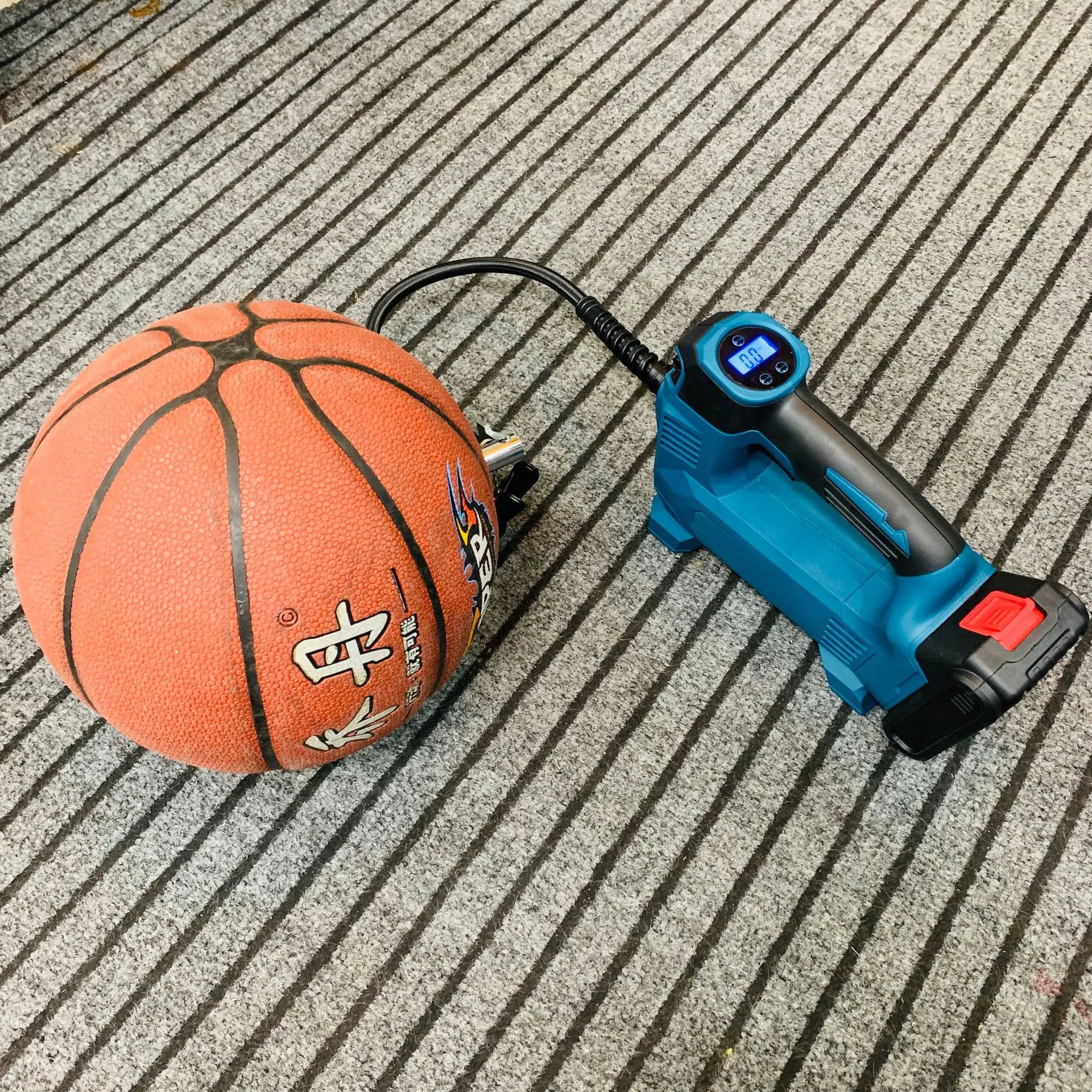 Compressore d'aria portatile per auto ad alta pressione con gonfiatore d'aria 18V con Display digitale pompa a batteria ricaricabile per batteria Makita