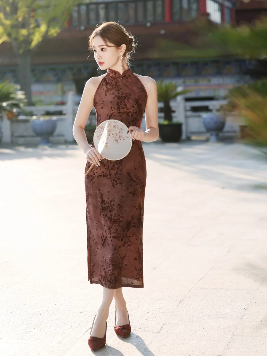 Spring/Summer New Chinese Qipao Brick Red Hanging Neck Flocking Milk Silk Wrapped Hip Dress Qipao китайское платье