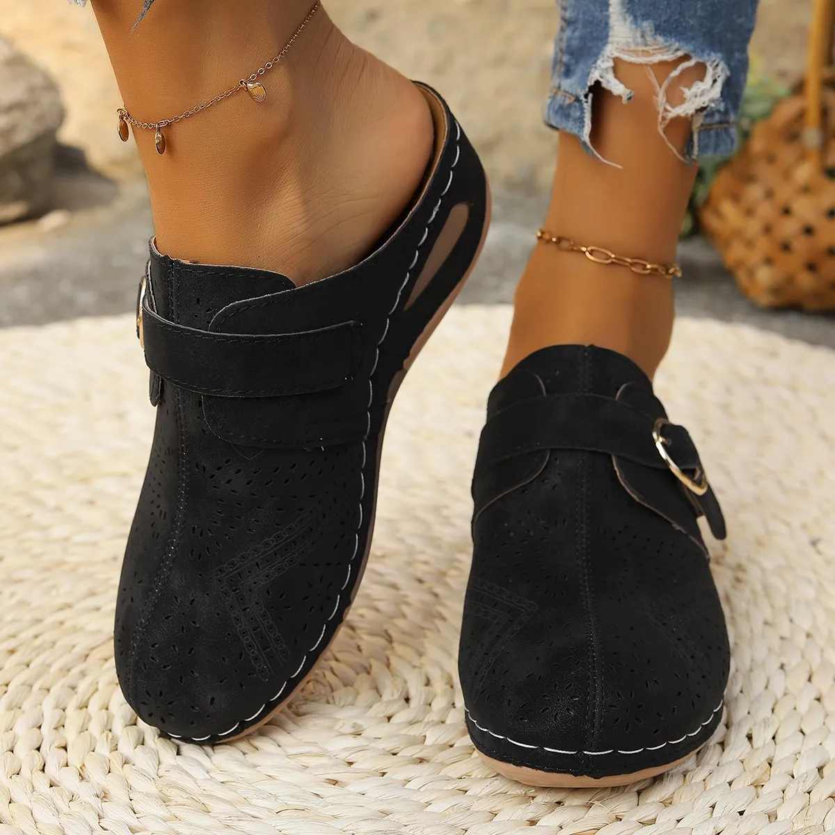 Lightweight Lace-up Fashion Half-support Outdoor Wading Beach Shoes Middle-aged Mother Shoes Summer 2024 New Arrival Size 36-43