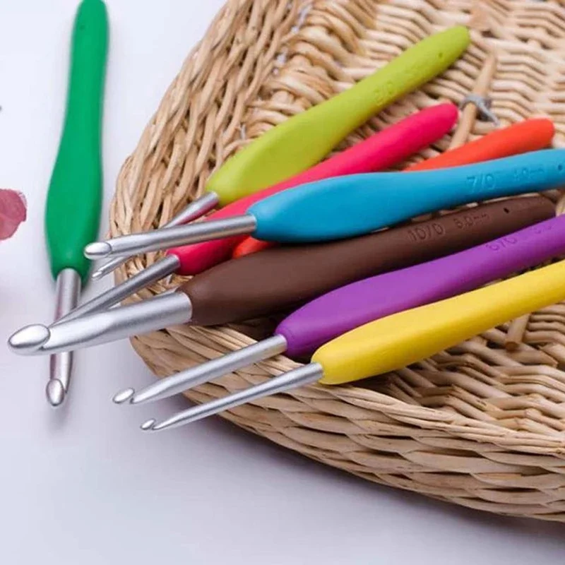1 zestaw 2.0-10.0MM kolorowy miękki uchwyt szydełkowe narzędzia dziewiarskie Handmade DIY silikonowy antypoślizgowy uchwyt szydełkowy aluminiowy