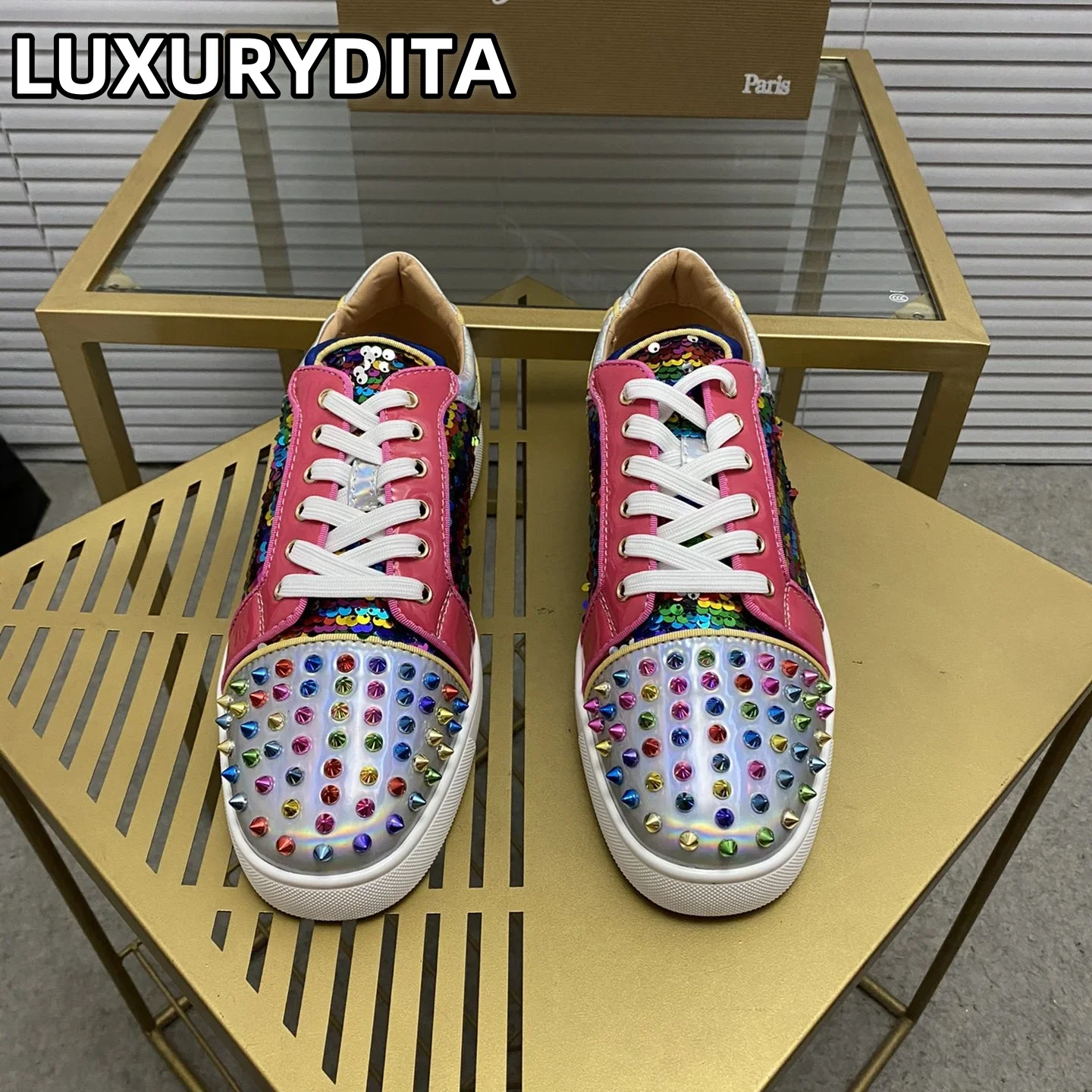 

Top Quality Womens Trendy Casual Tennis Shoes Luxury Mens Real Leather Sneakers 35-48 Designr Rivet Red Sole Lovers Shoes M0083