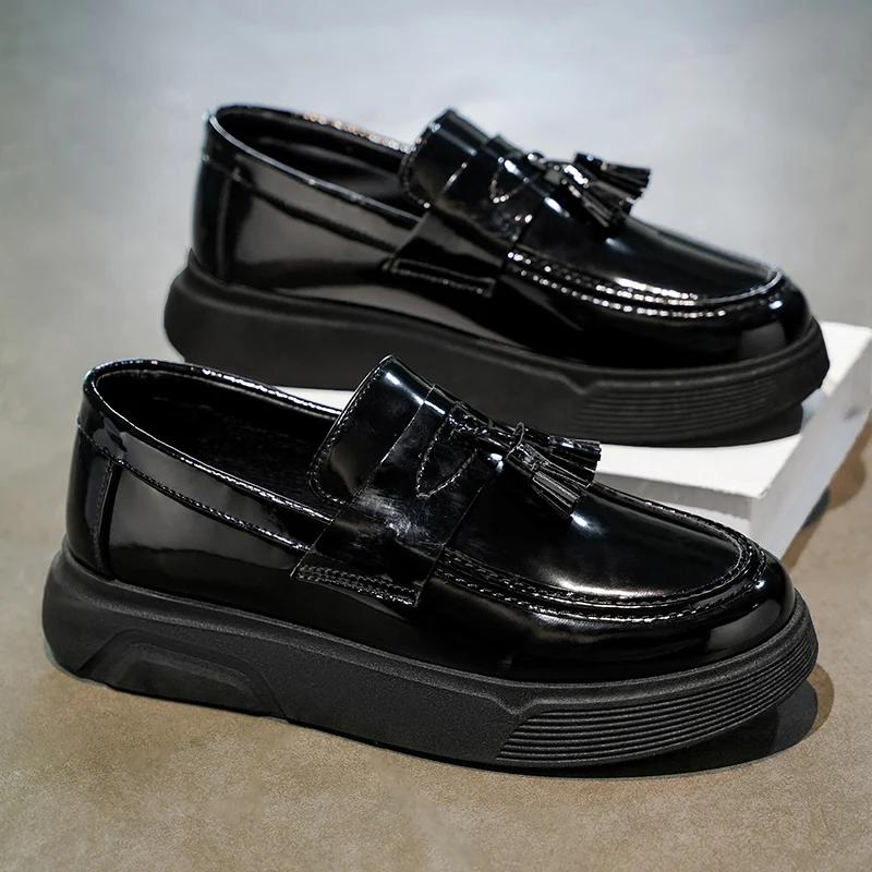 

2026 Spring Niche Tassel Slip-On Leather Shoes for Men, Glossy Soft Sole Casual Leather Shoes, Thick-Soled Loafers