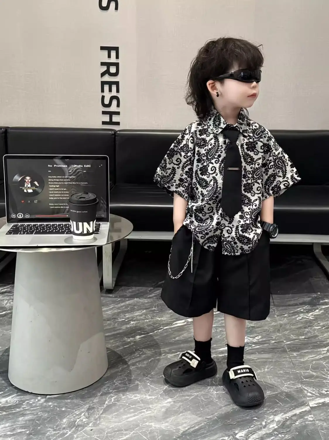Boys' set 2026 summer outfit new children's stylish flower short sleeved shirt shorts tie 3-piece set 3