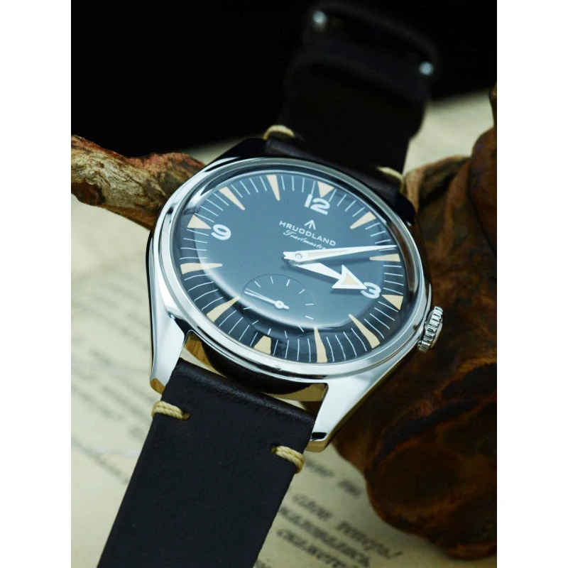 Hruodland 2026 New Men's Retro Quartz Watch Fashion Timepiece for