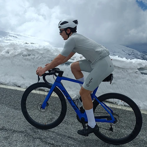 Imagen 2 del producto YKYWBIKE hombres ciclismo babero corto Italia interfaz acolchado 7 horas de montar verano bicicleta de carretera Baberos pantalones cortos de bicicleta sin costuras babero