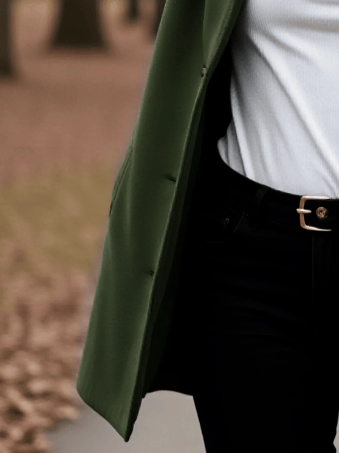 新しい女性のシングルブレスト厚手のトレンチコート暖かいシンプルなファッショントレンチコート秋冬のトレンチコートの必需品